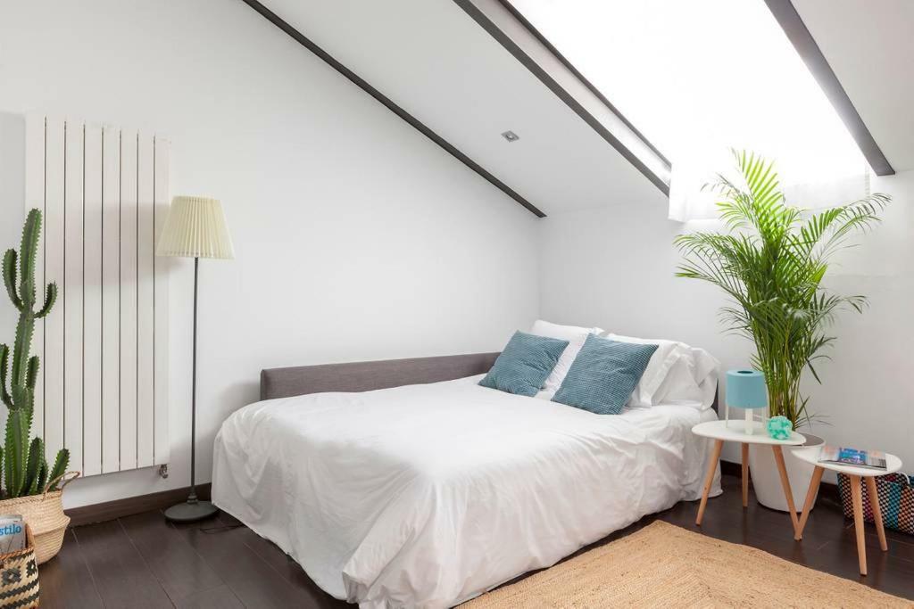 Modern Top Floor Loft At Malasana'S Heart مدريد المظهر الخارجي الصورة
